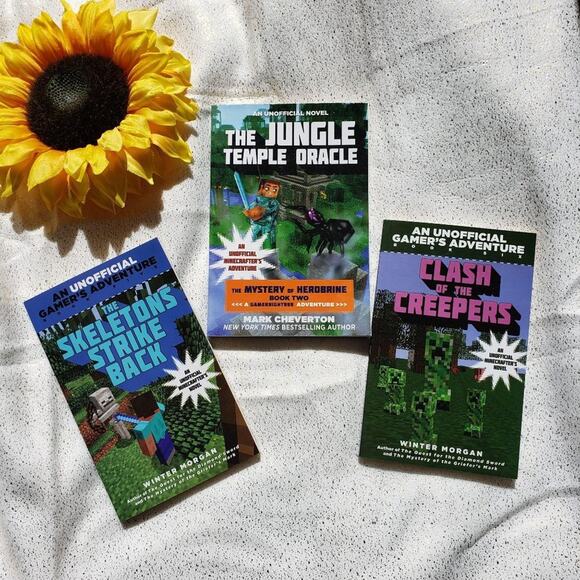 An unofficial gamers adventure set of 3 Minecraft books ages 7+ - Picture 1 of 12